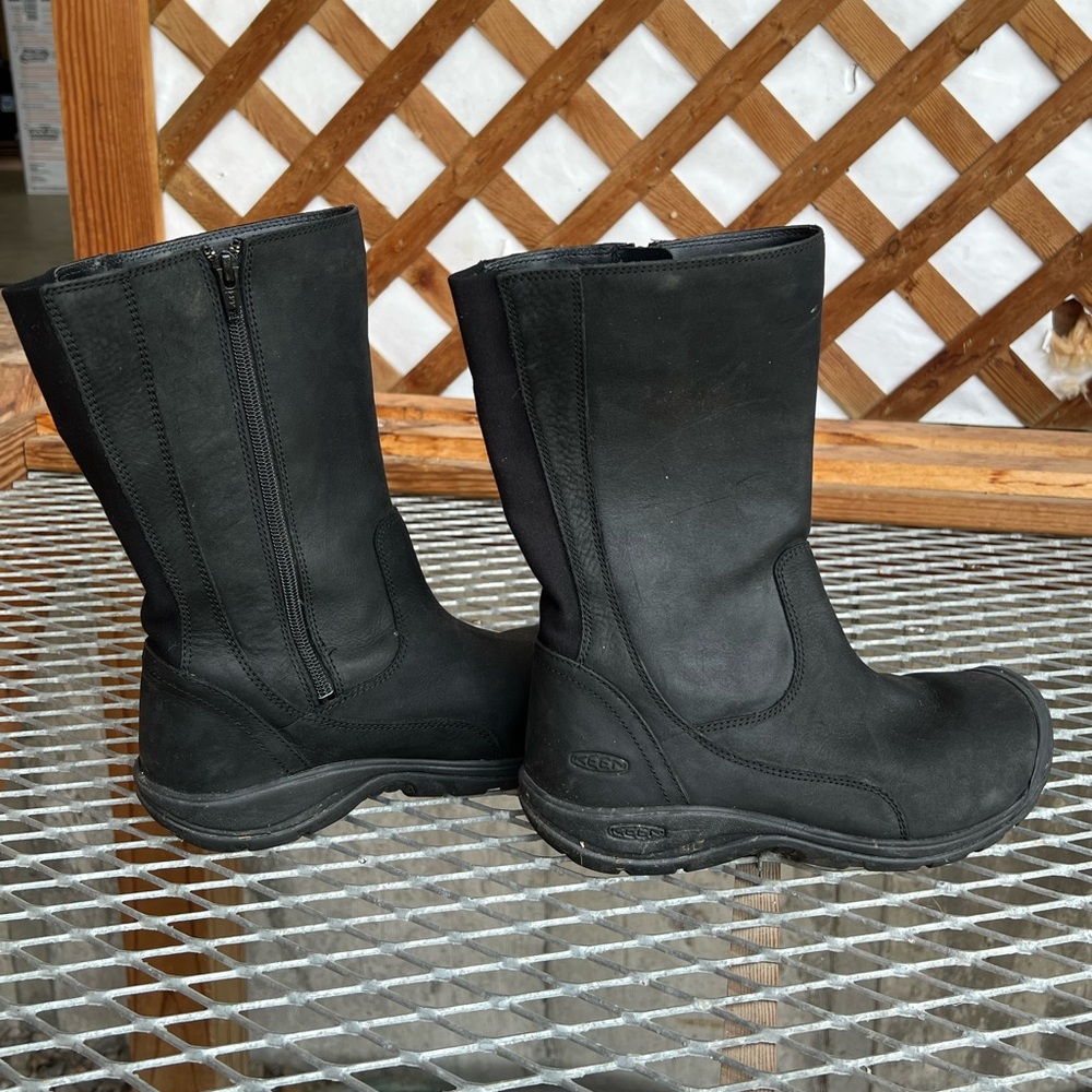 Keen Presidio II Black Leather Pull On Boot